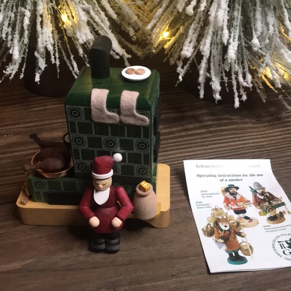 Williams Sonoma Richard Glaesser Smoke Stove with Santa Claus Incense Burner - Picture 3 of 17
